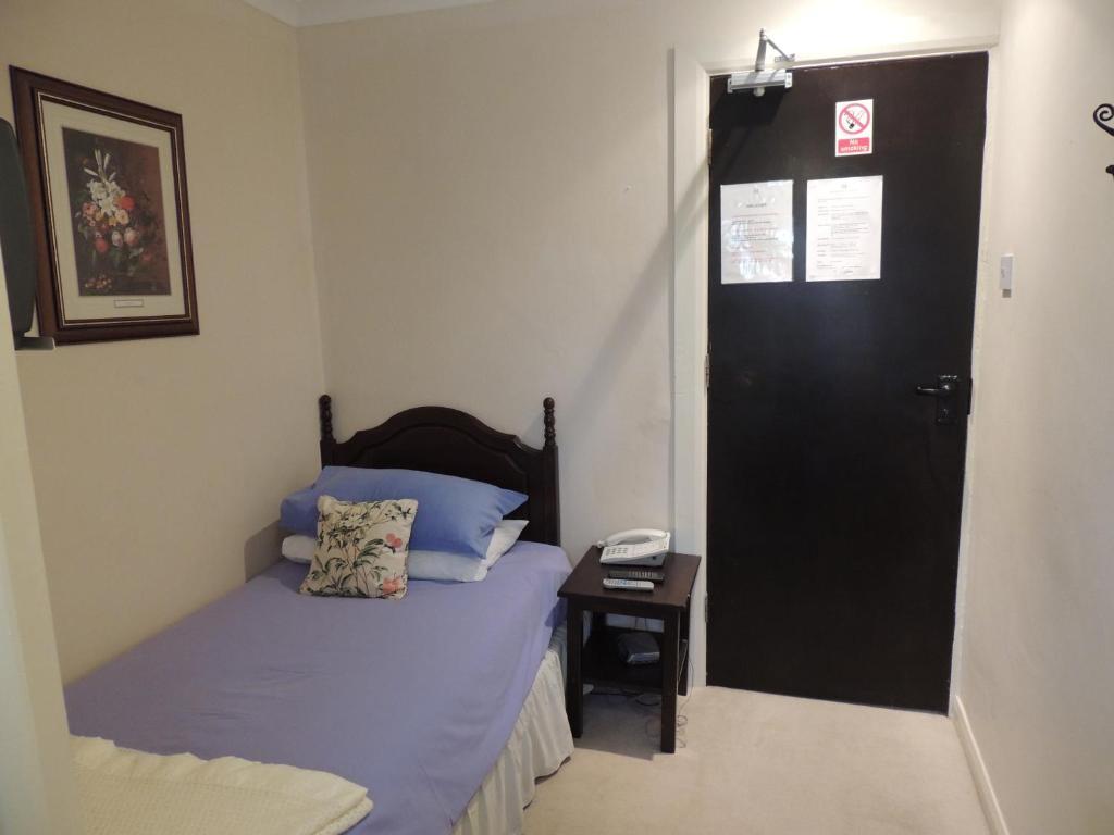 Mannings Heath Hotel Horsham Room photo